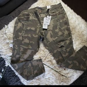 Camo Fashion to Figure Jeans